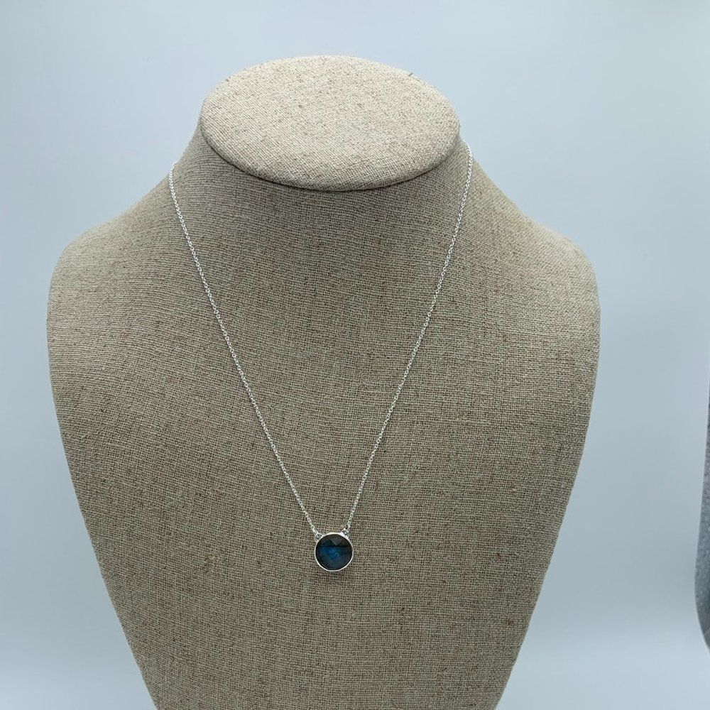 Stella & Dot Maya Pendant Necklace in Labradorite Silver